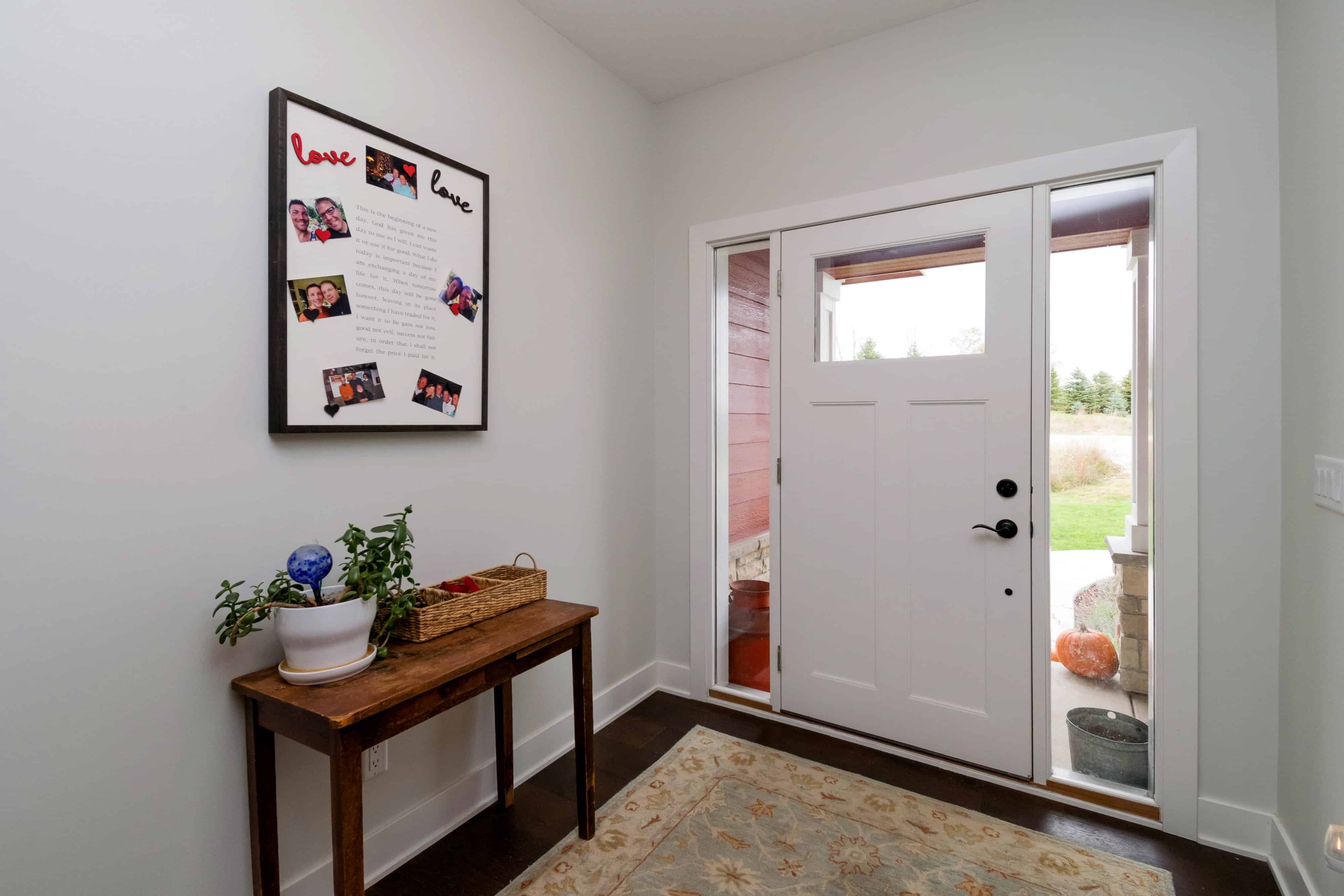 Entry Hall: Foyer of this 2-Bedroom, 2224 Sq Ft Plan - 101-1977