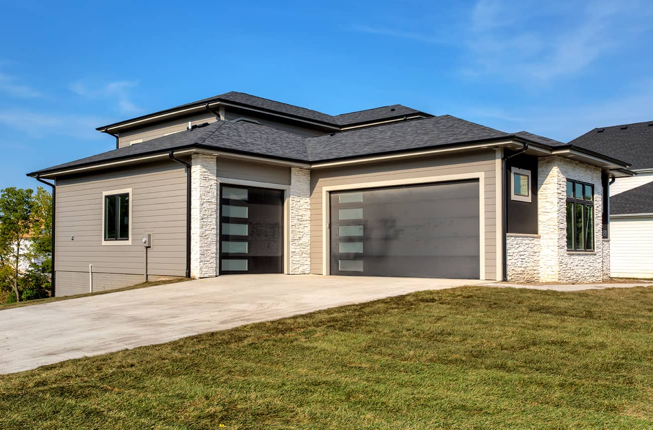 Side View of this 3-Bedroom,2777 Sq Ft Plan -101-2004
