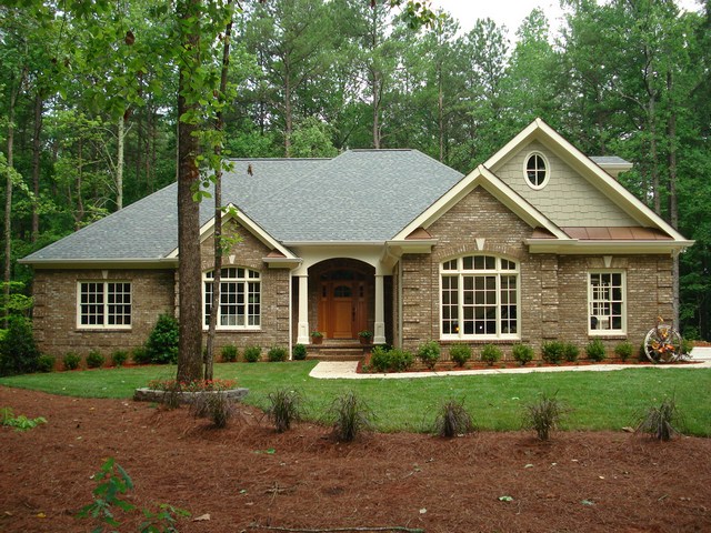 Front elevation of Country home (ThePlanCollection: House Plan #109-1103)