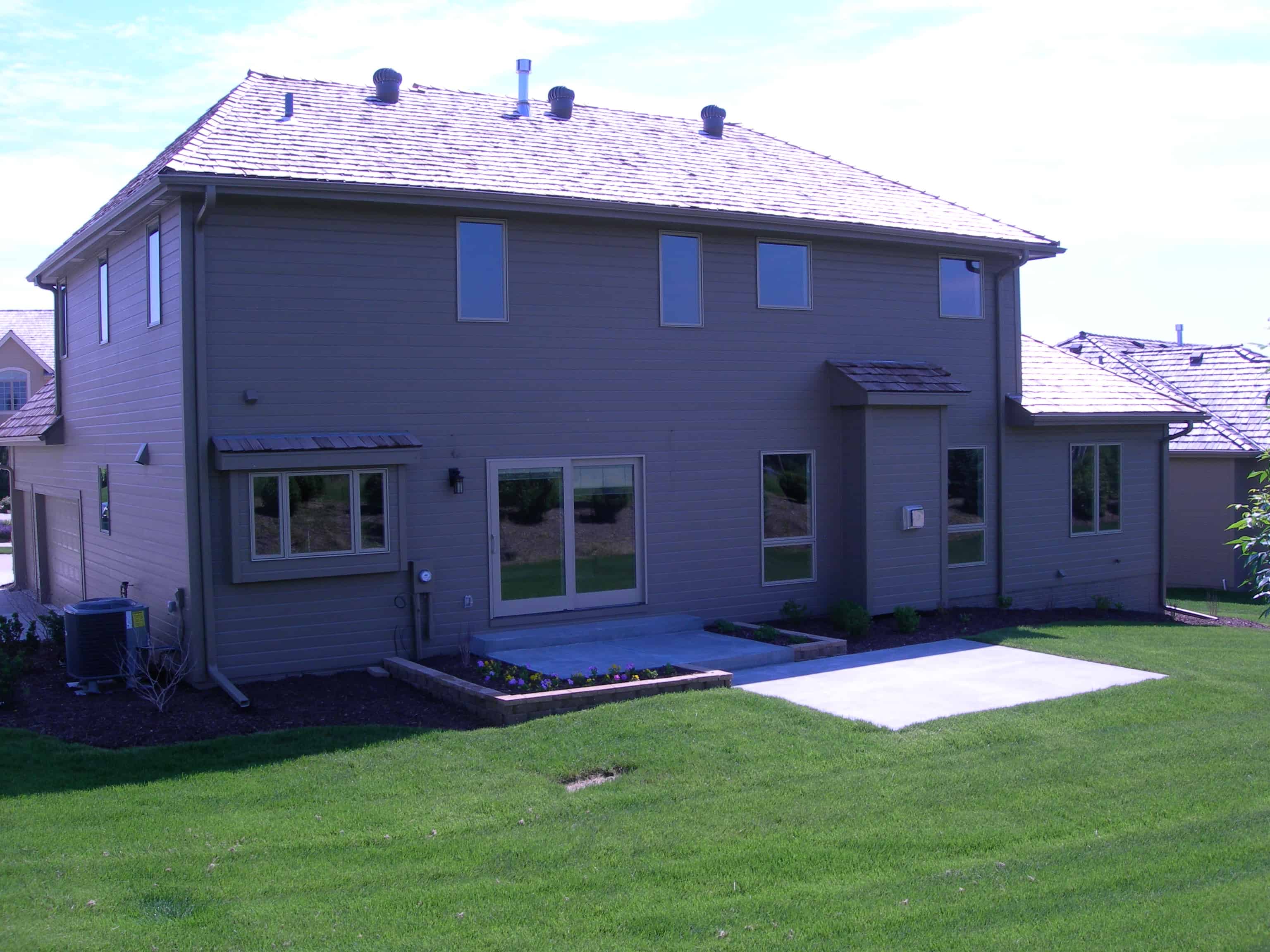 Rear View of this 3-Bedroom,2476 Sq Ft Plan -120-2084