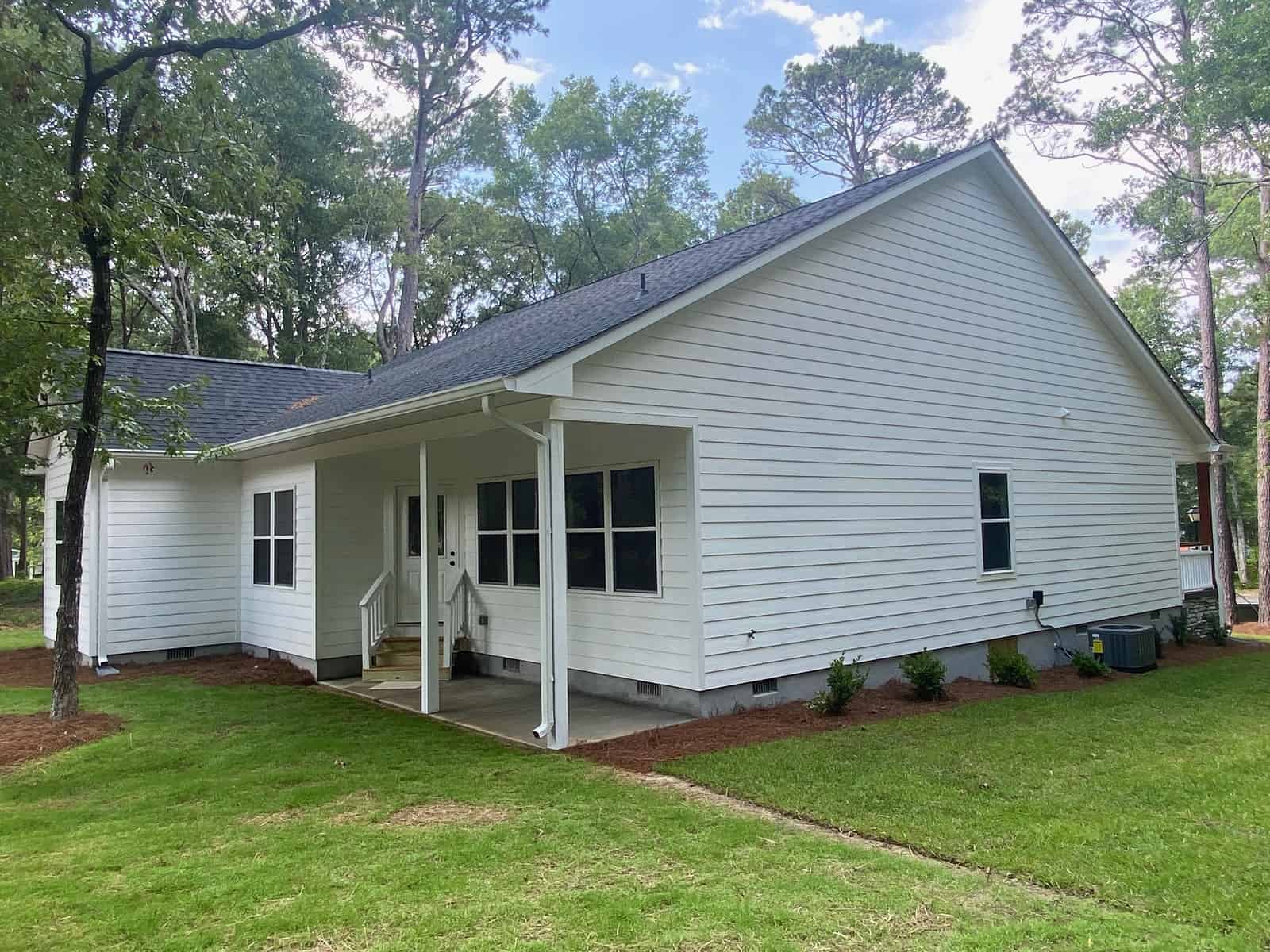 Rear View of this 3-Bedroom,1452 Sq Ft Plan -120-2552
