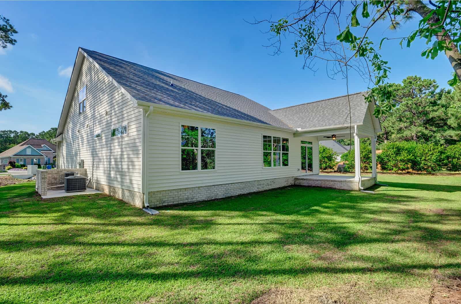 Right Side View of this 4-Bedroom,2232 Sq Ft Plan -120-2555