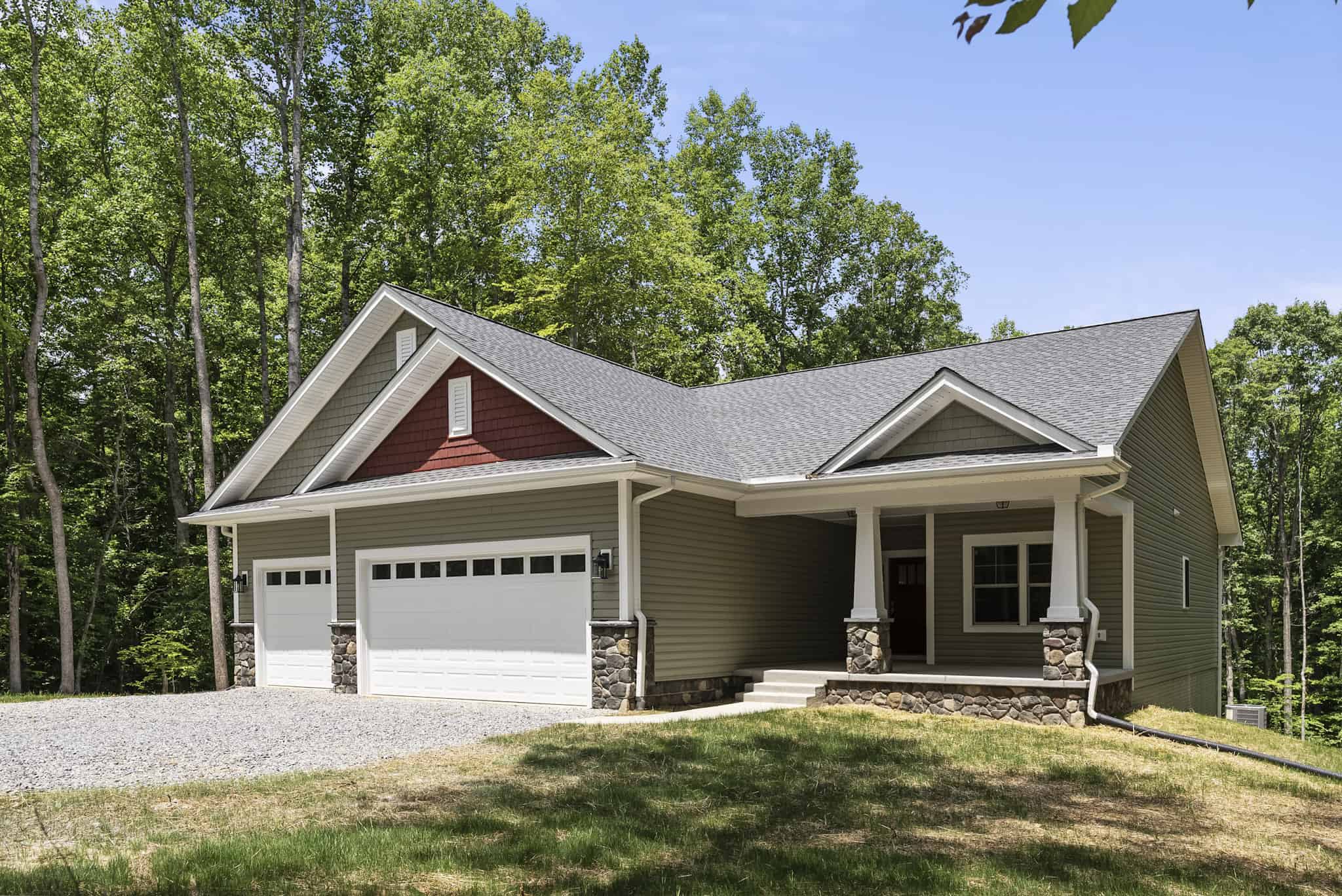 Front View of this 3-Bedroom,1676 Sq Ft Plan -120-2589