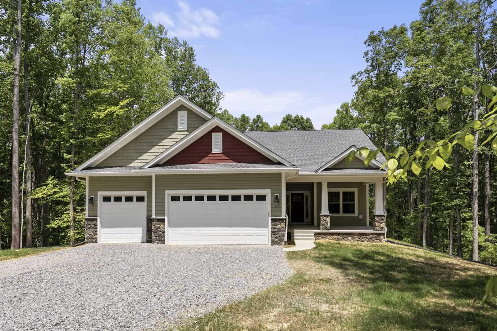 Ranch style house (ThePlanCollection: Plan #120-2589)