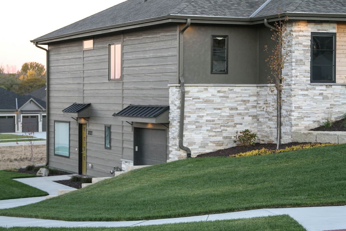 Side View of this 5-Bedroom,3743 Sq Ft Plan -120-2644