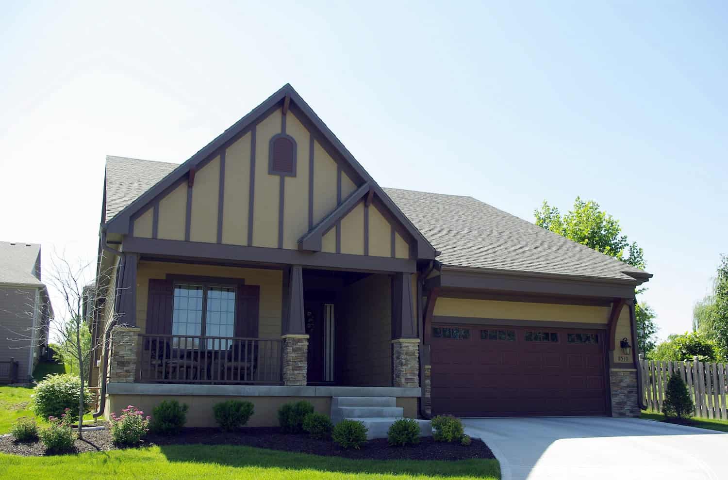 Ranch home (ThePlanCollection: Plan #120-2686)