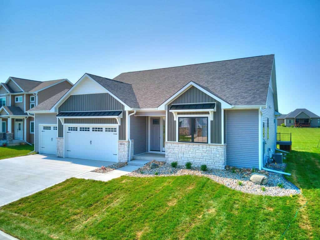 Front View of this 3-Bedroom,1642 Sq Ft Plan -120-2696