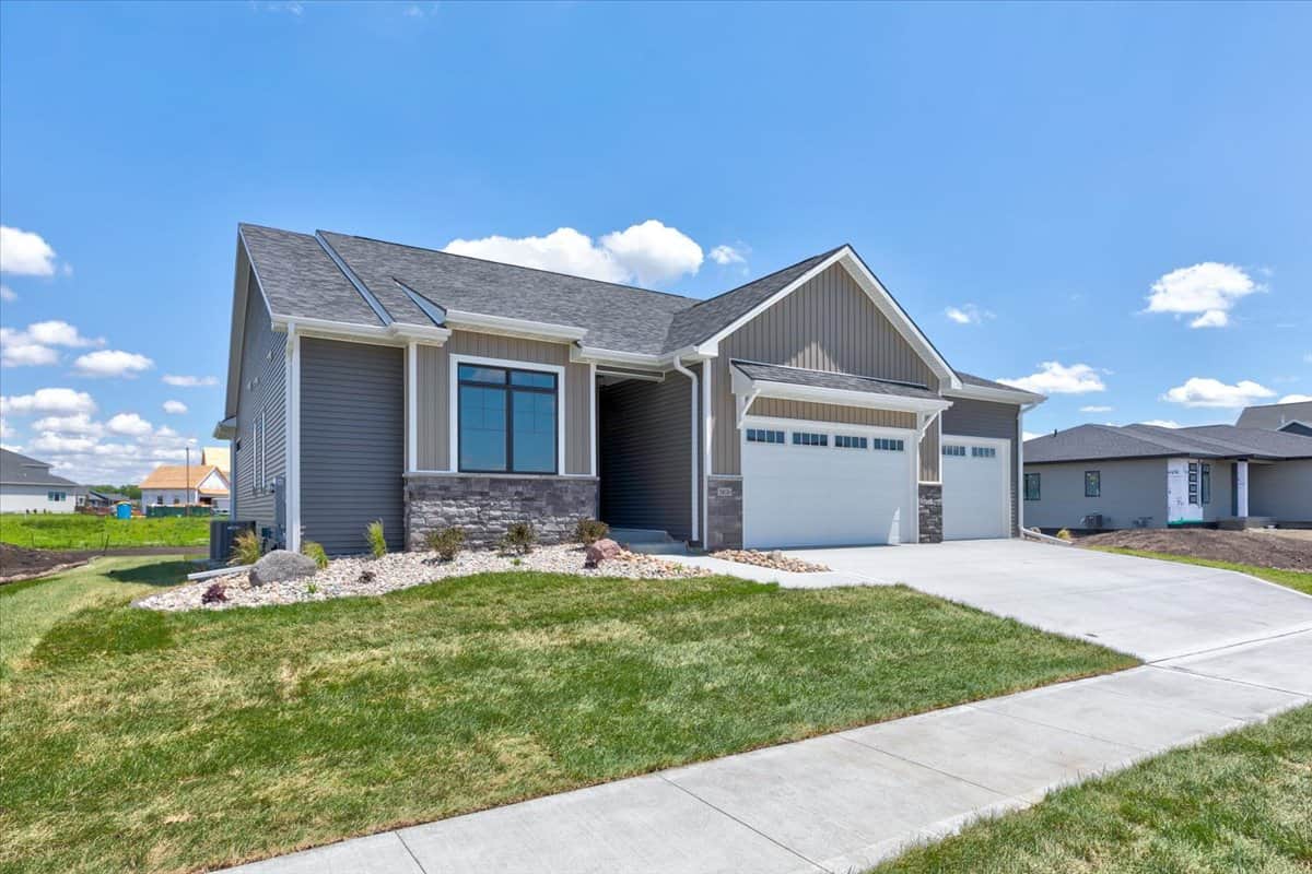 Left Side View of this 3-Bedroom,1603 Sq Ft Plan -120-2713