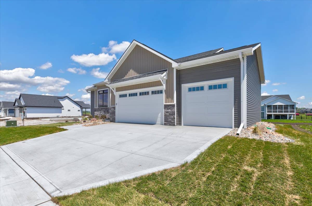 Right Side View of this 3-Bedroom,1603 Sq Ft Plan -120-2713