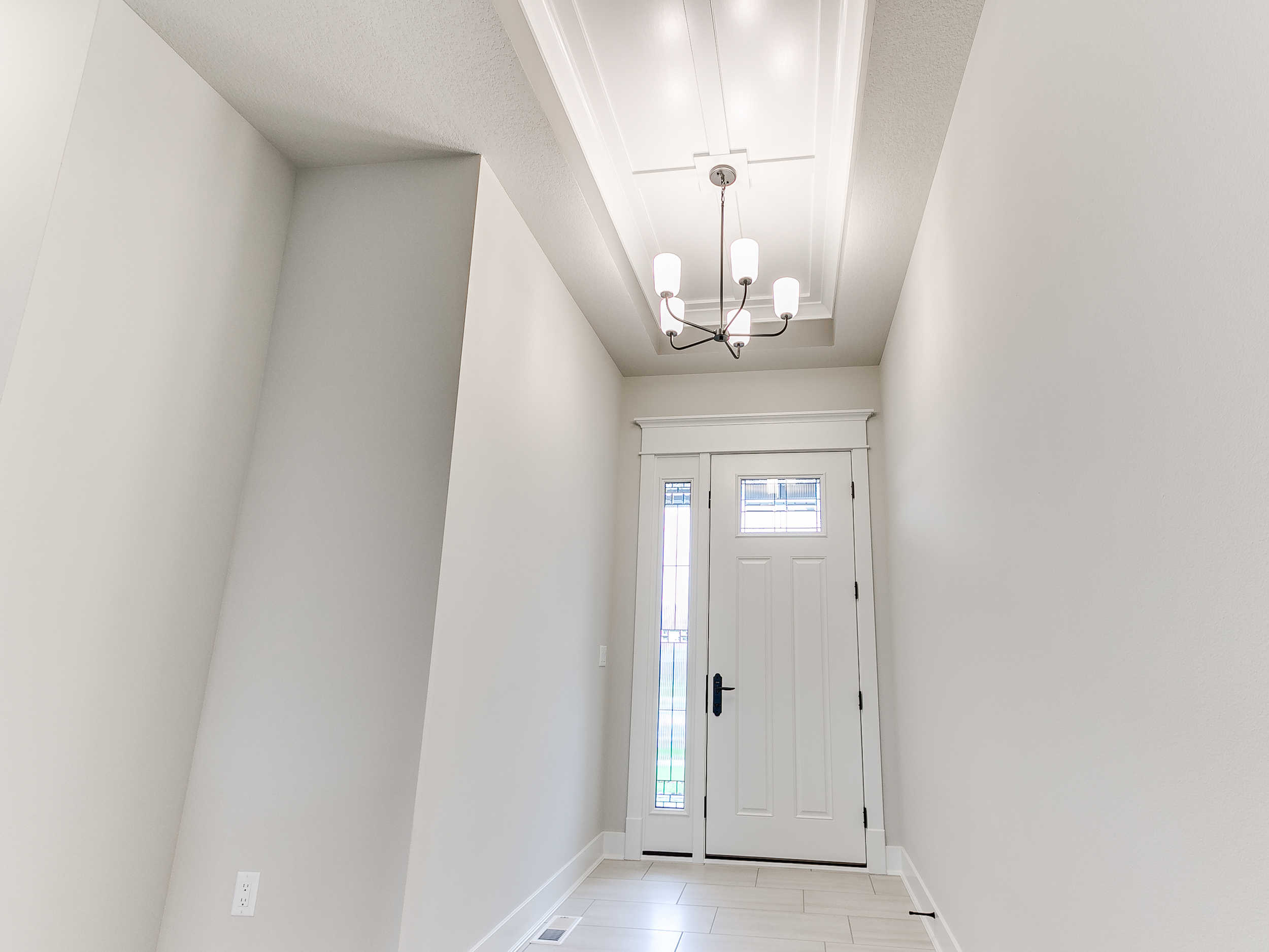 Entry Hall of this 3-Bedroom,1642 Sq Ft Plan -120-2803