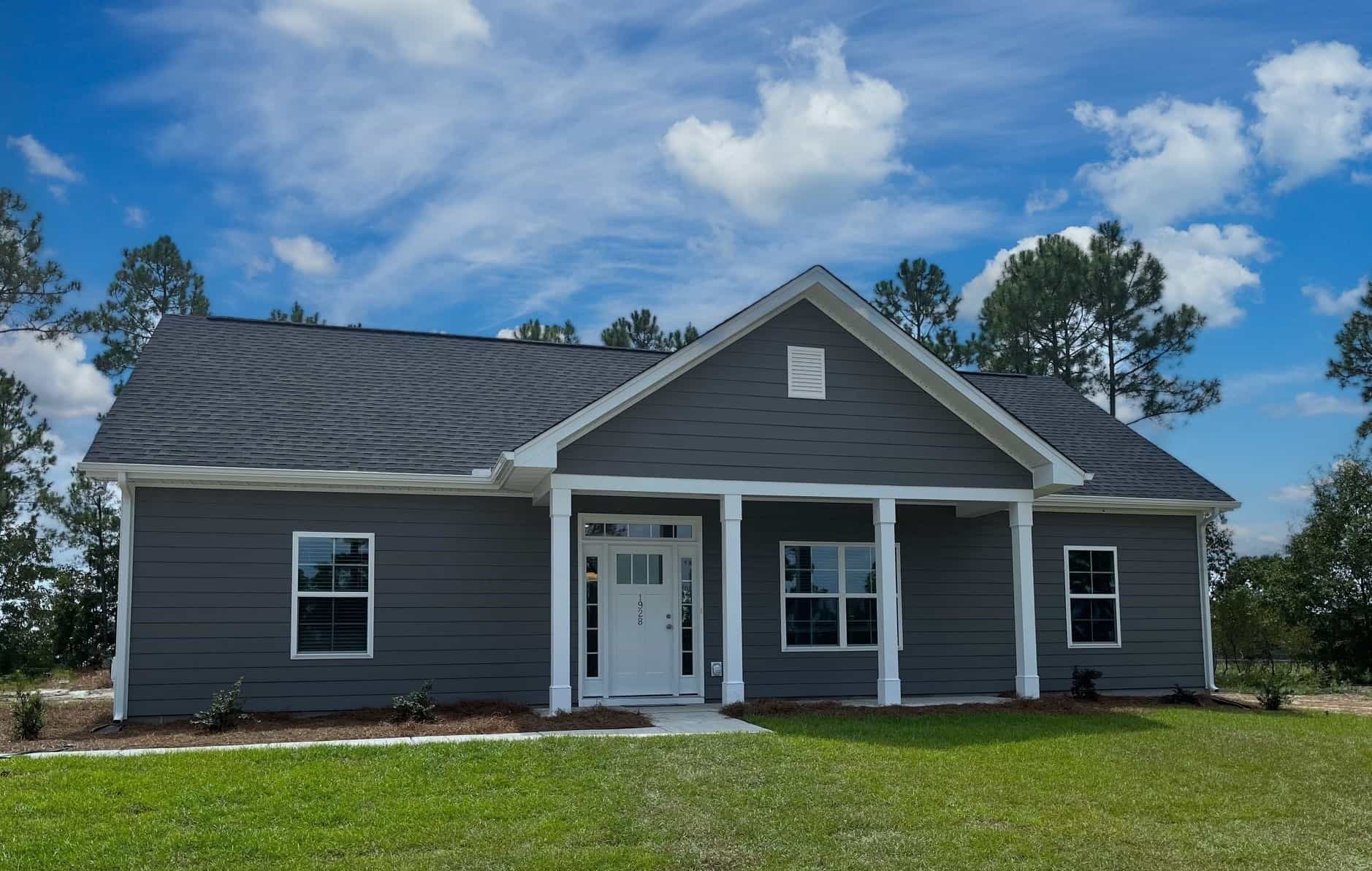 Front View of this 3-Bedroom,1425 Sq Ft Plan -123-1118
