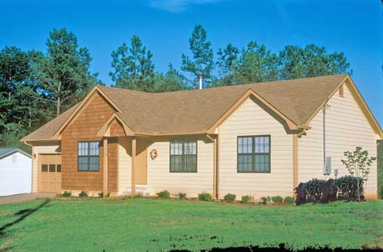 Front elevation of Ranch home (ThePlanCollection: House Plan #124-1061)