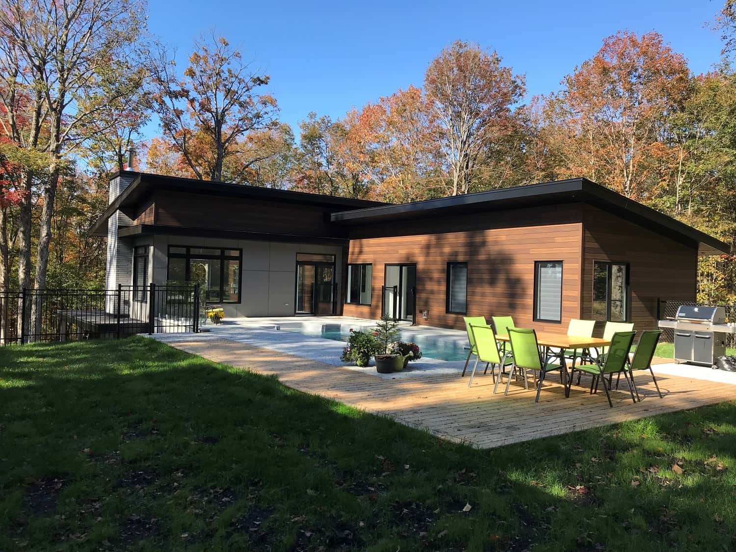 Rear View of this 3-Bedroom,2808 Sq Ft Plan -126-1834