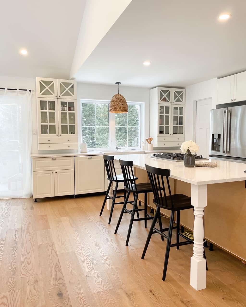 Kitchen: Breakfast Bar of this 4-Bedroom,2652 Sq Ft Plan -126-1993