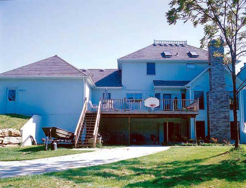 Home Plan Rear Elevation of this 3-Bedroom,2281 Sq Ft Plan -131-1039