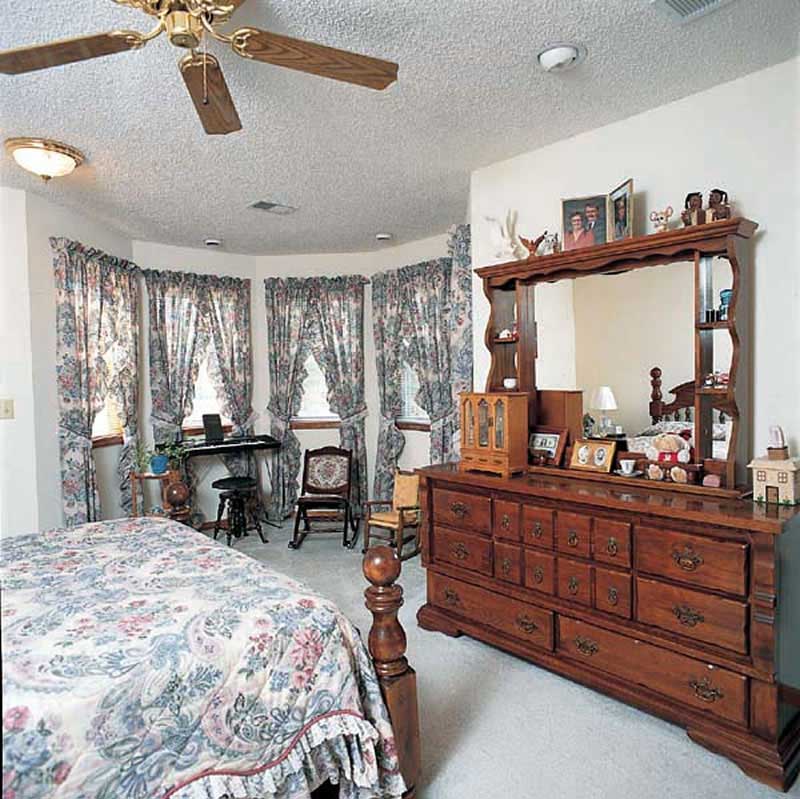 Bedroom of this 3-Bedroom, 2281 Sq Ft Plan - 131-1039