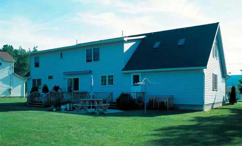 Home Plan Rear Elevation of this 3-Bedroom,1738 Sq Ft Plan -131-1041