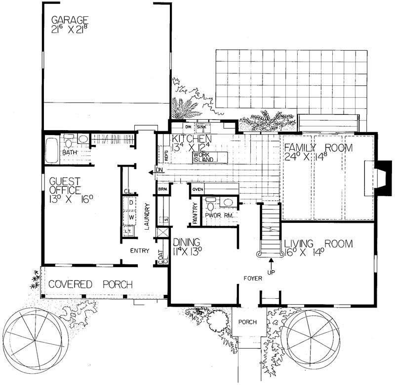 Floor Plan First Story of Colonial Plan #137-1395