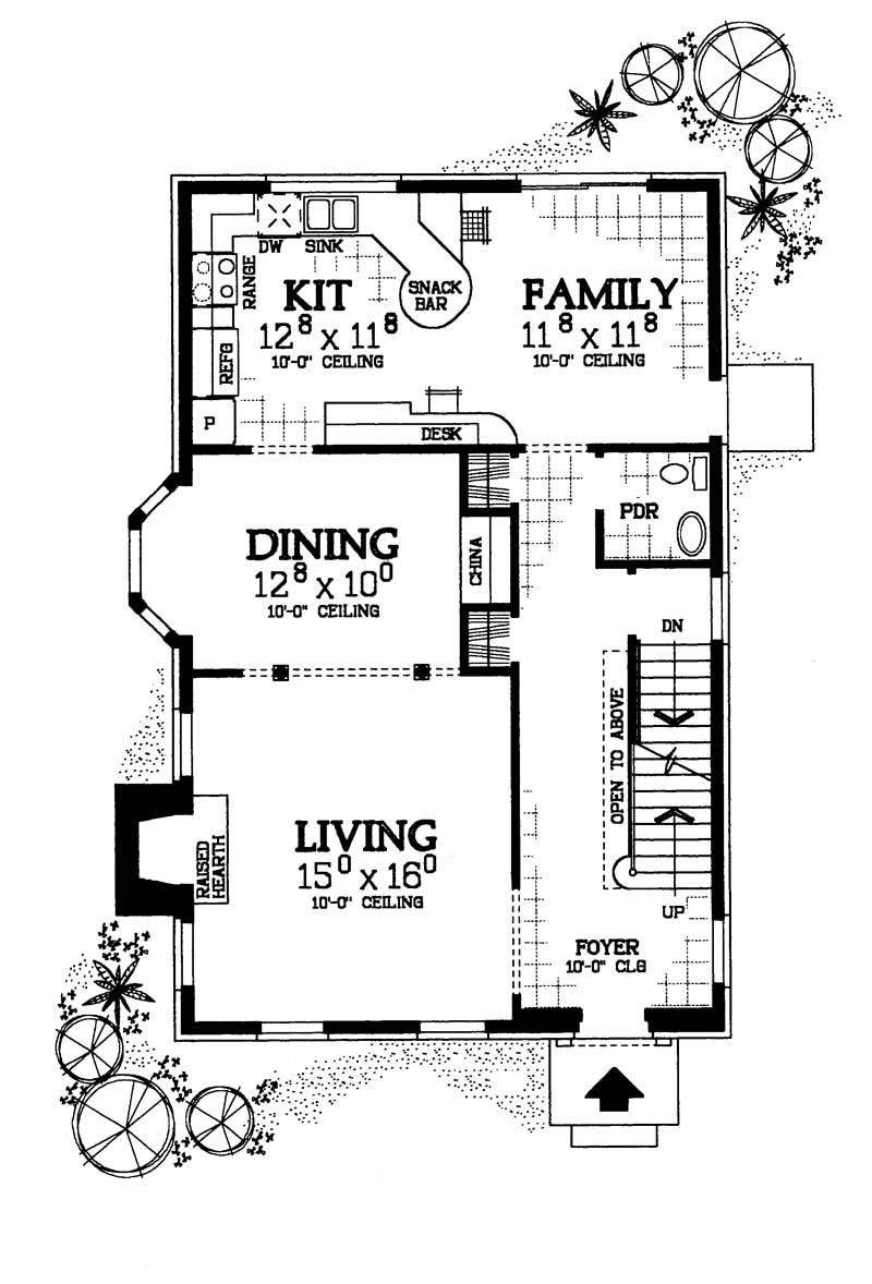 Floor Plan First Story of Colonial Plan #137-1581