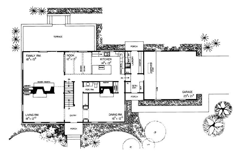 Floor Plan First Story of Colonial Plan #137-1650