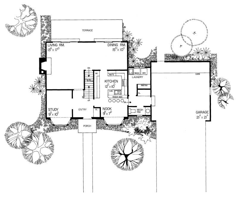 Floor Plan First Story of Colonial Plan #137-1652