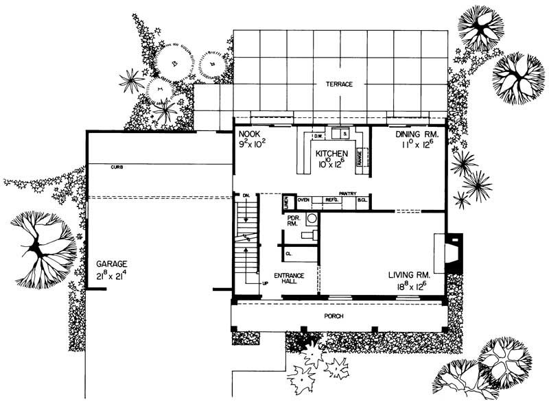 Floor Plan First Story of Colonial Plan #137-1699