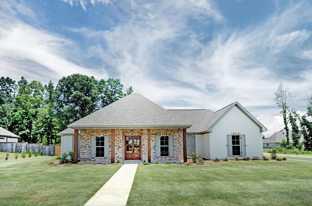 Ranch home (ThePlanCollection: Plan #140-1085)