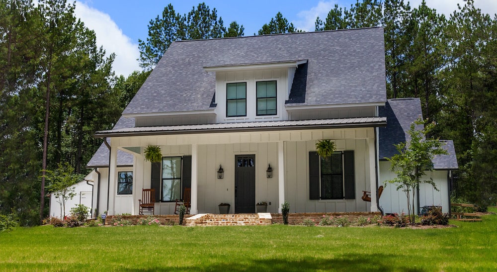 Front View of this 3-Bedroom, 2672 Sq Ft Plan - 140-1101