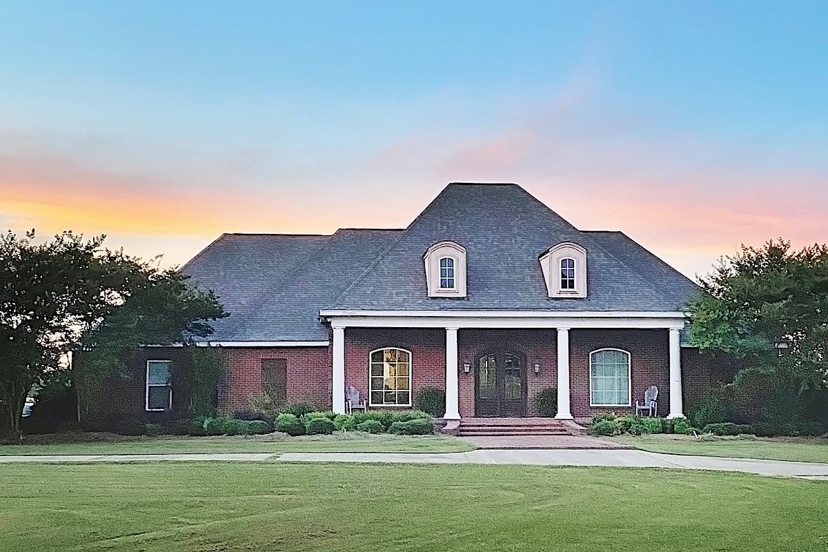 Acadian style home (ThePlanCollection: Plan #140-1109)
