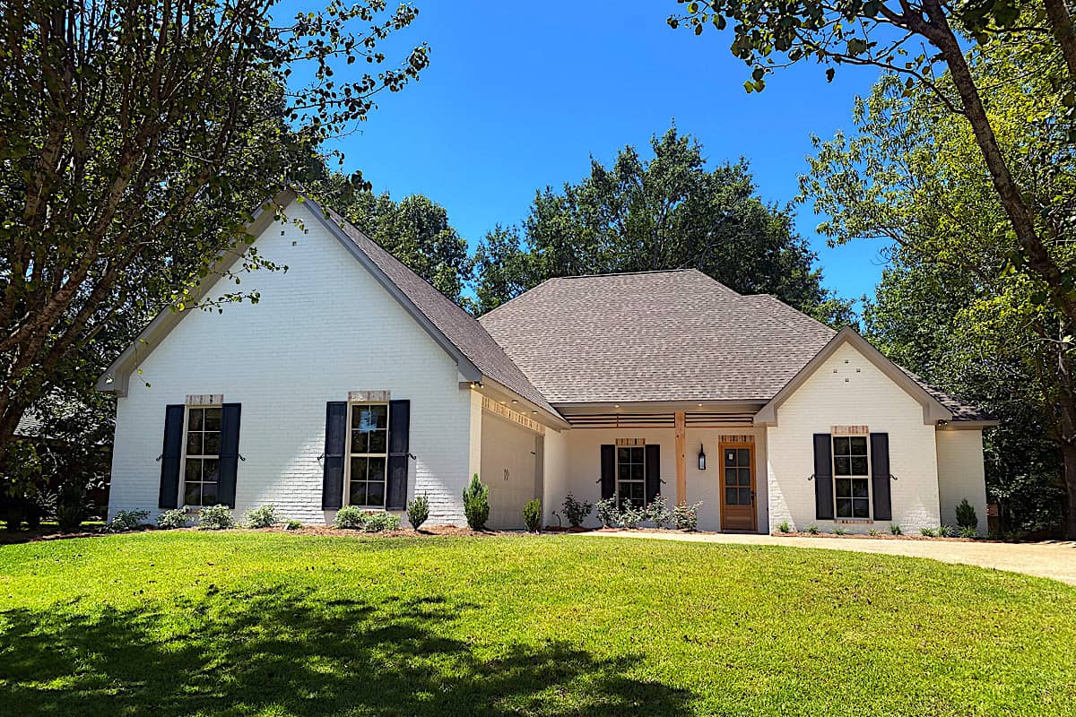 French Country style house (ThePlanCollection: Plan #140-1119)