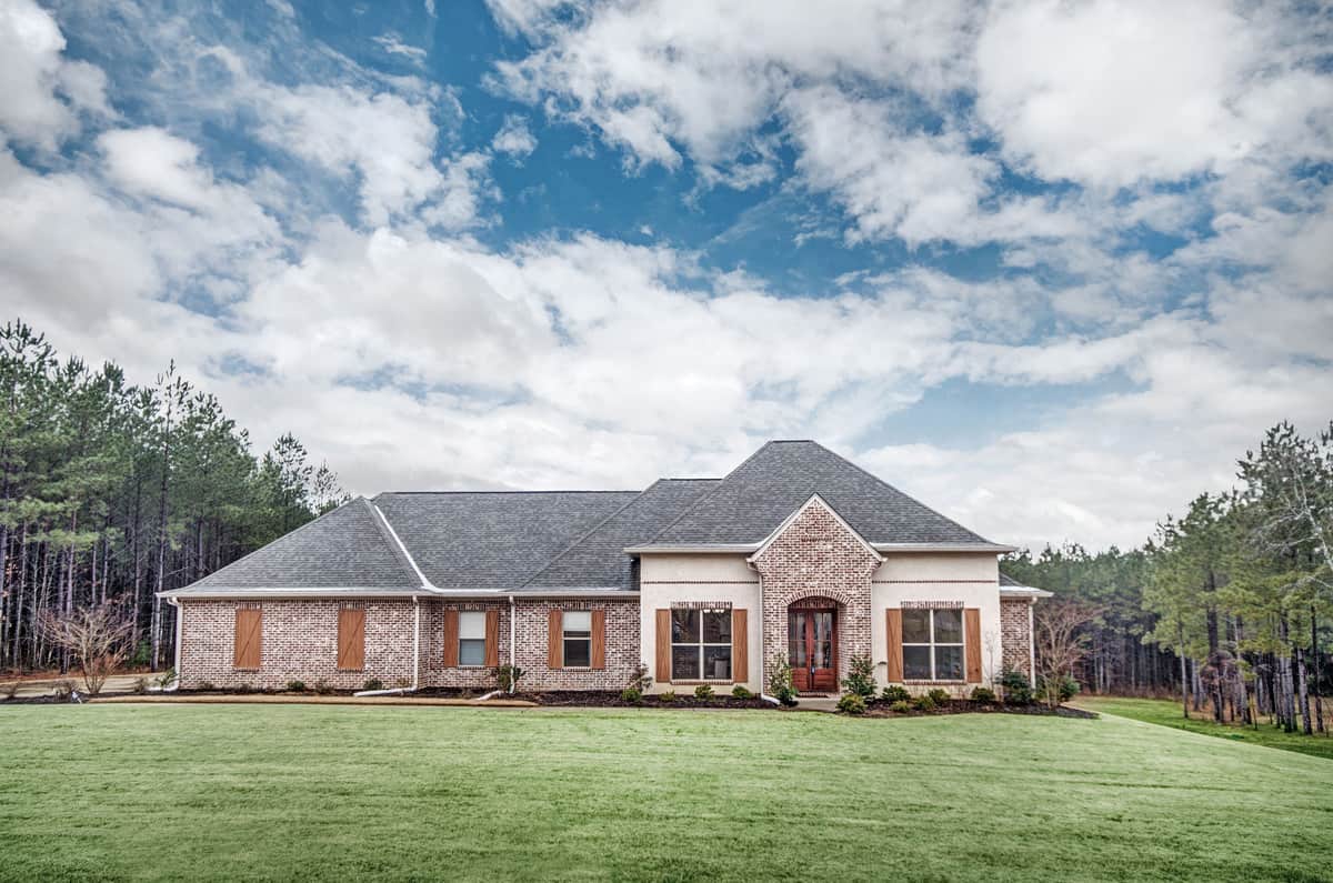 Front View of this 4-Bedroom,2648 Sq Ft Plan -140-1123