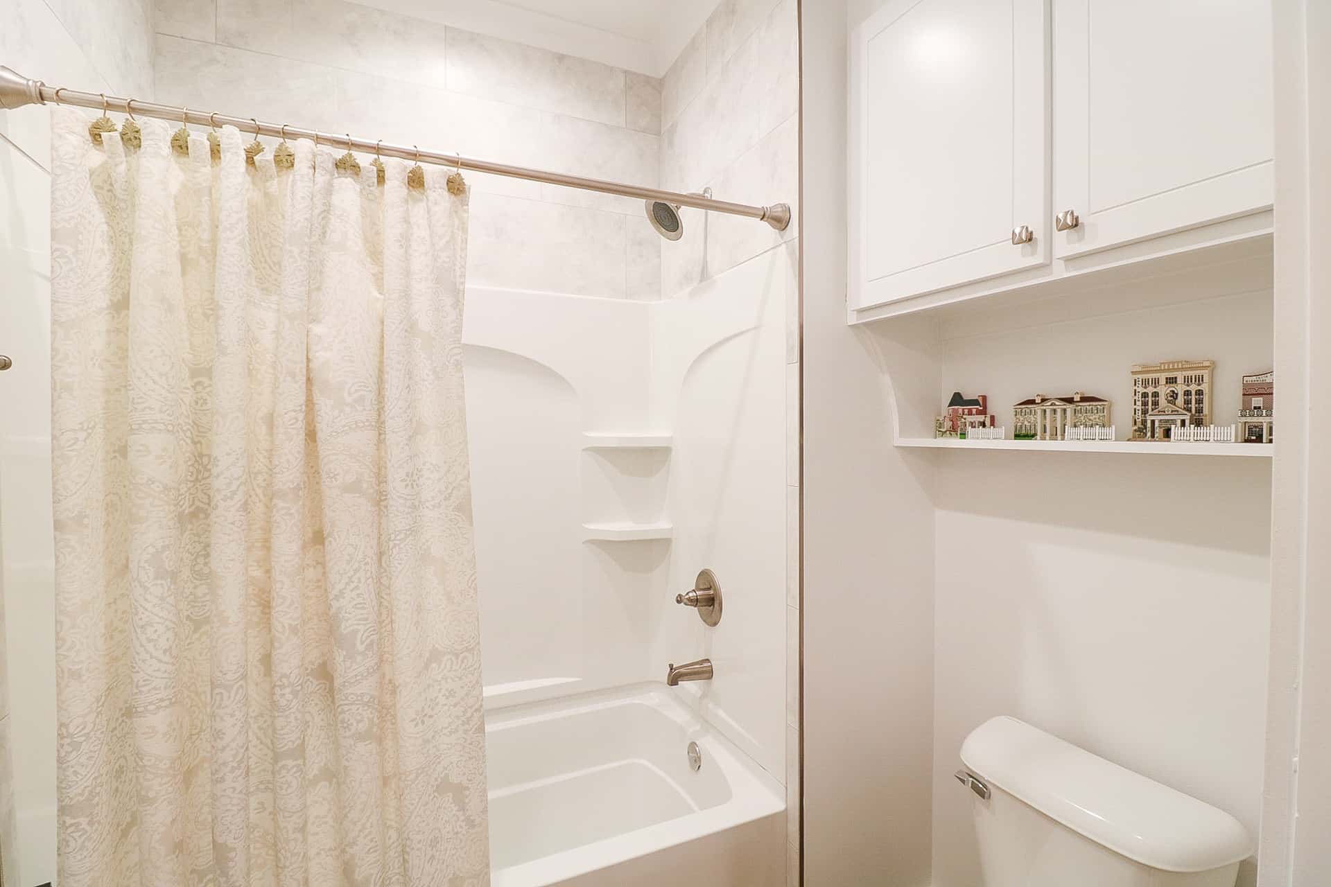 Bathroom of this 4-Bedroom,2322 Sq Ft Plan -140-1135