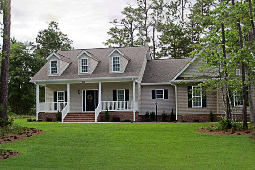 Country home plan (ThePlanCollection: House Plan #141-1017)