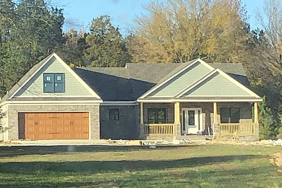 Front View of this 3-Bedroom,1619 Sq Ft Plan -141-1096