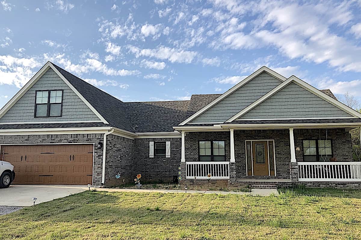 Front View of this 3-Bedroom,1619 Sq Ft Plan -141-1096
