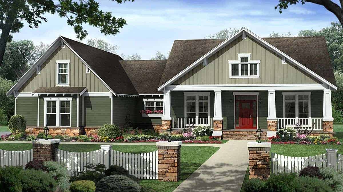 Front elevation of Country home (ThePlanCollection: House Plan #141-1107)