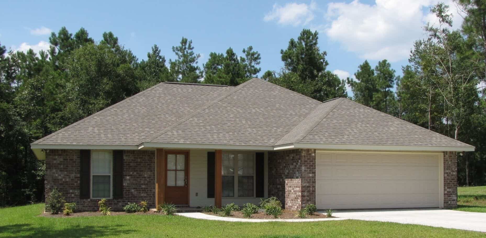 Front View of this 3-Bedroom,1300 Sq Ft Plan -142-1046