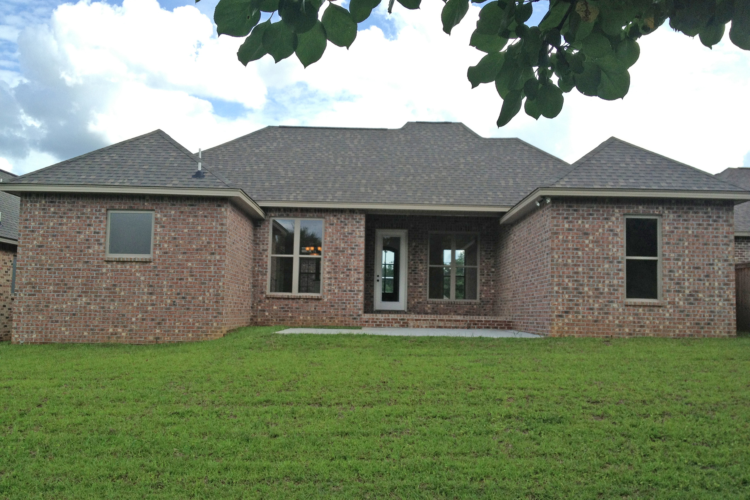 Home Plan Rear Elevation of this 3-Bedroom,1694 Sq Ft Plan -142-1068