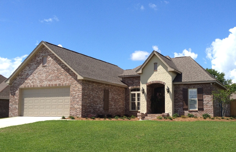 Home Plan Front Elevation of this 3-Bedroom,1762 Sq Ft Plan -142-1073