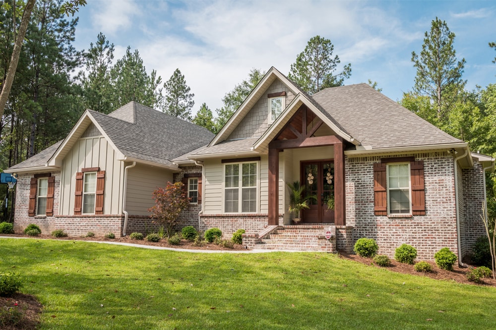 Traditional home plan (House Plan #142-1075) at The Plan Collection.