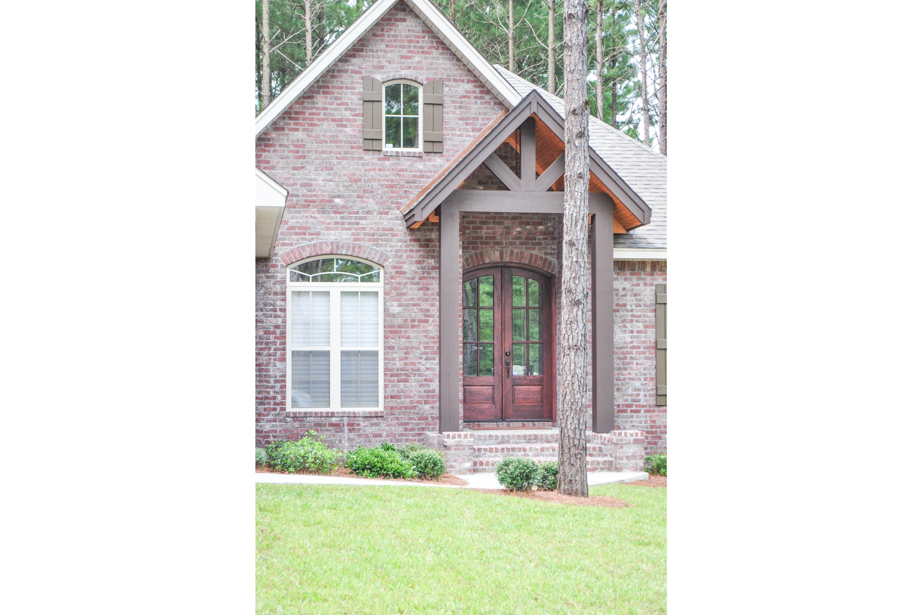 Home Plan Front Elevation of this 3-Bedroom,1778 Sq Ft Plan -142-1076