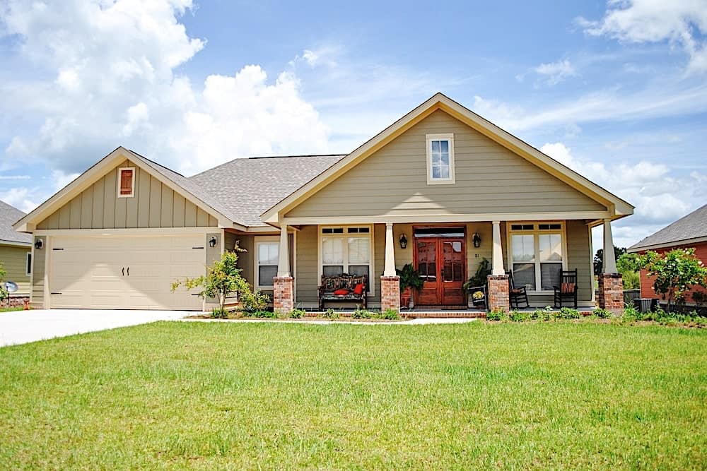 Ranch Style House (#142-1082) at The Plan Collection.