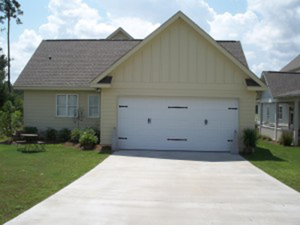 Home Plan Rear Elevation of this 3-Bedroom,2185 Sq Ft Plan -142-1096