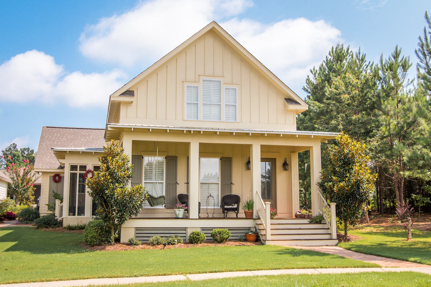 Color photograph of Cottage home plan (House Plan #142-1096) at The Plan Collection.