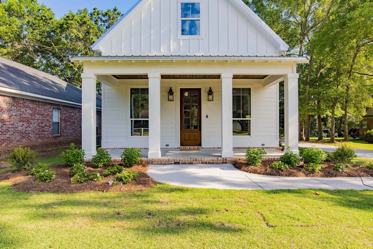 Front View of this 4-Bedroom,2184 Sq Ft Plan -142-1128