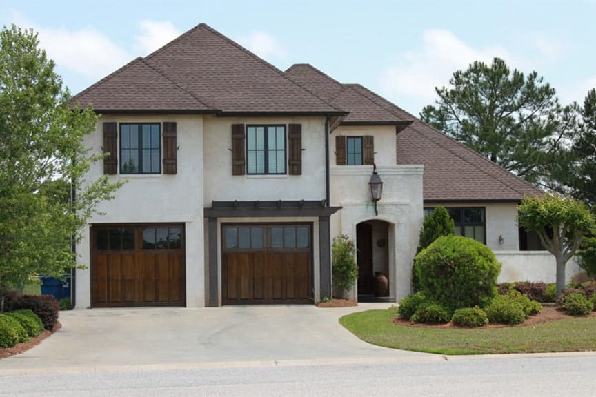 Front elevation of Country home (ThePlanCollection: House Plan #142-1132)
