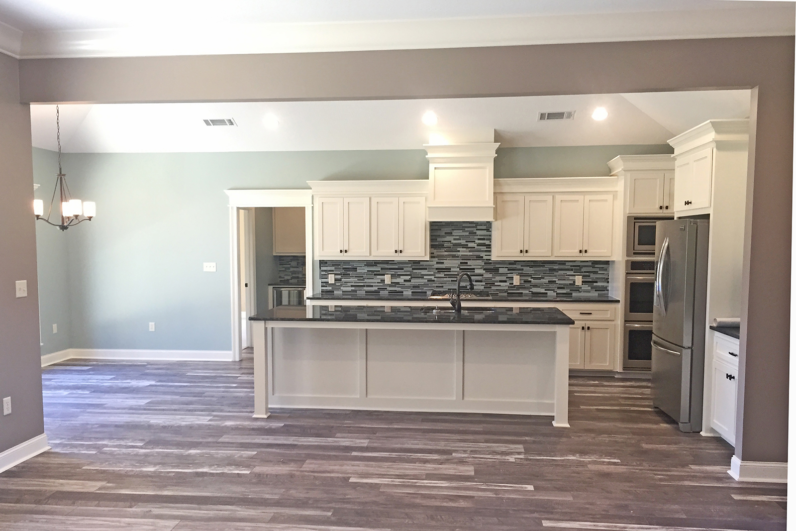 Home Interior Photograph of this 3-Bedroom,2405 Sq Ft Plan -2405