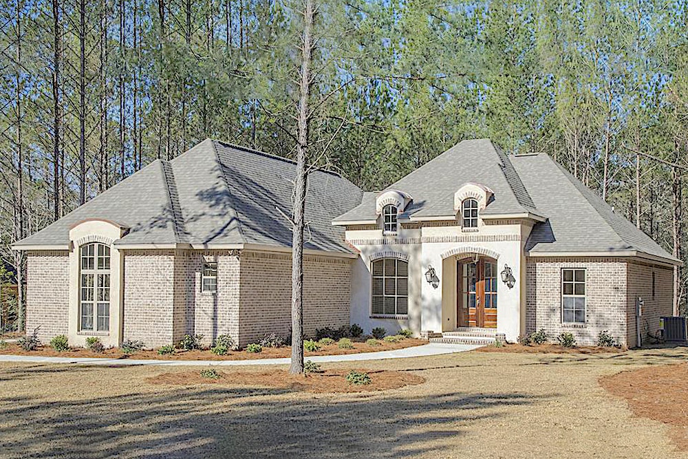 Acadian home plan (ThePlanCollection: House Plan #142-1152)