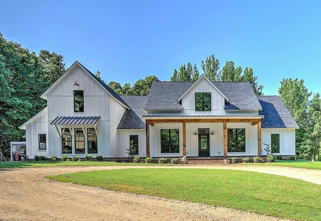 Front View of this 4-Bedroom,2742 Sq Ft Plan -142-1185