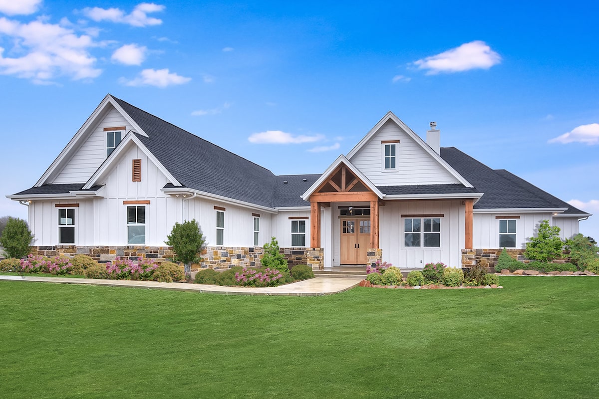 Transitional Farmhouse (ThePlanCollection: Plan #142-1199)